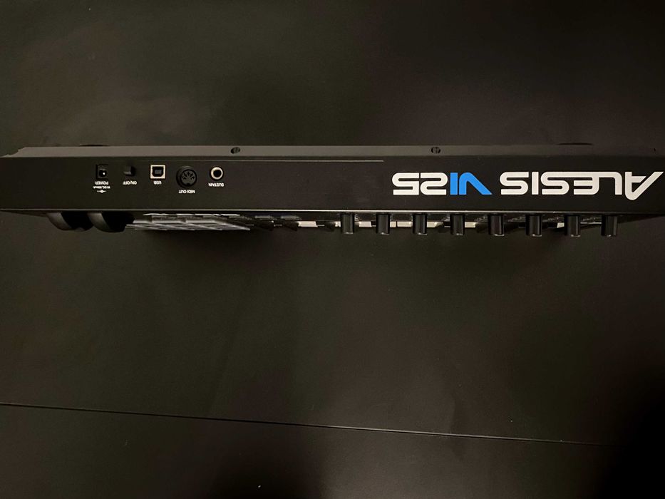 Alesis VI25 – klawiatura MIDI USB z padami