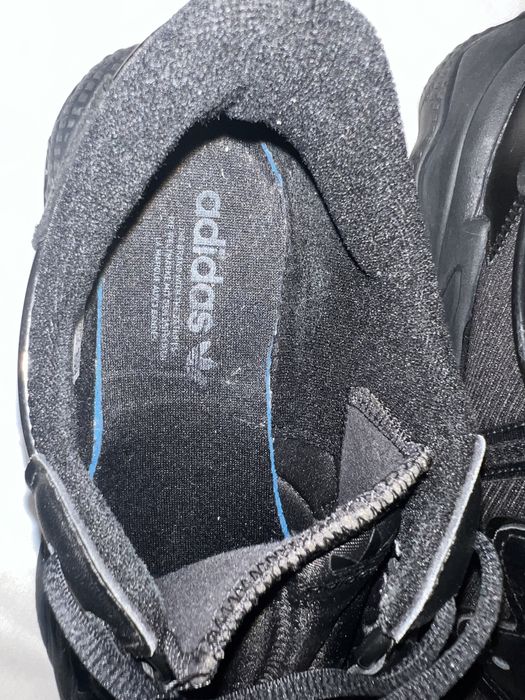 Ténis marca. Adidas cor preta numero 43