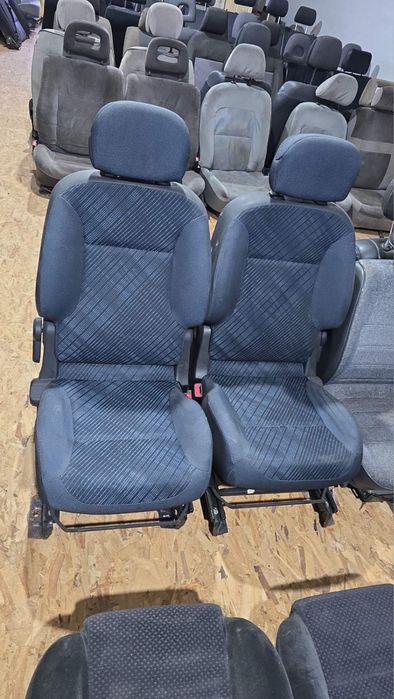 Сидіння ,крісла салону на авто