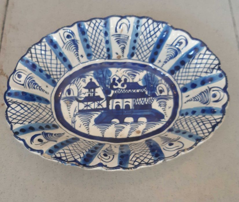 Travessa Antiga em faiança do Norte