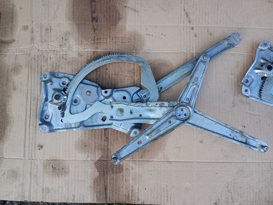 Mechanizm elektrycznej szyby drzwi prawych pasażera BMW E36