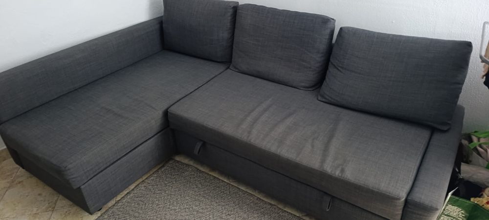 Sofá cama com baú/ arrumação