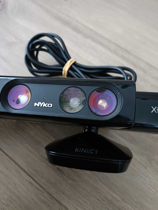 Zestaw Kinect Xbox 360 + nakładka zoom NYKO / sensor ruchu Xbox360