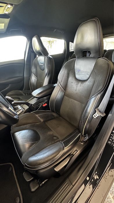 Volvo v40 1.6d R-Design