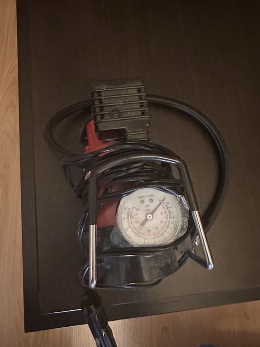 Vendo bomba de dar ar , com ligacao  de esqueiro