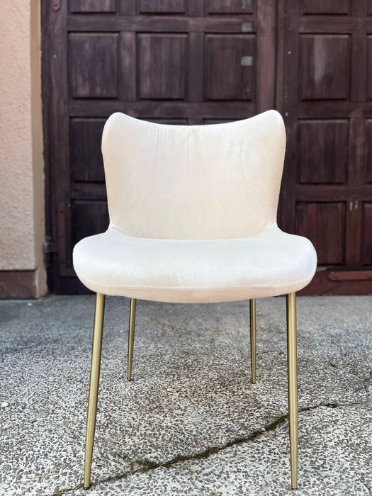 Biało - beżowe krzesło