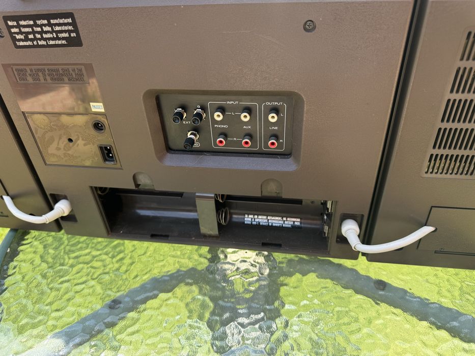 Продам магнитолу Marantz CRS-7000