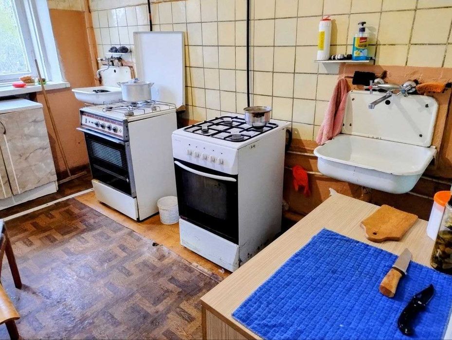 Без комісії ! Продам окрему кімнату в комунальній квартирі  Центр Києва, Поділ