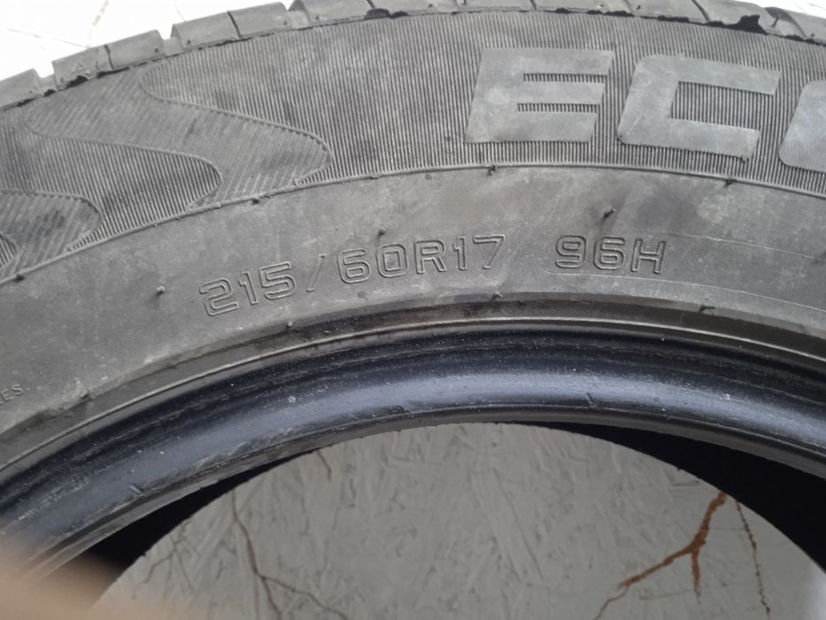 Продам шини 215/60R17 96H