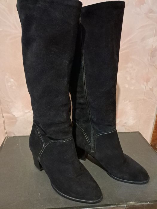 Замшеві сапогі,черного кольору