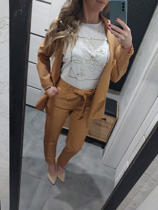 Bluzka biała ze złotym printem rozmiar M