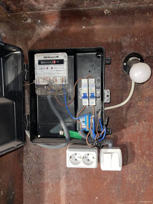 Продам гараж металевий збірний з місцем у кооперативі