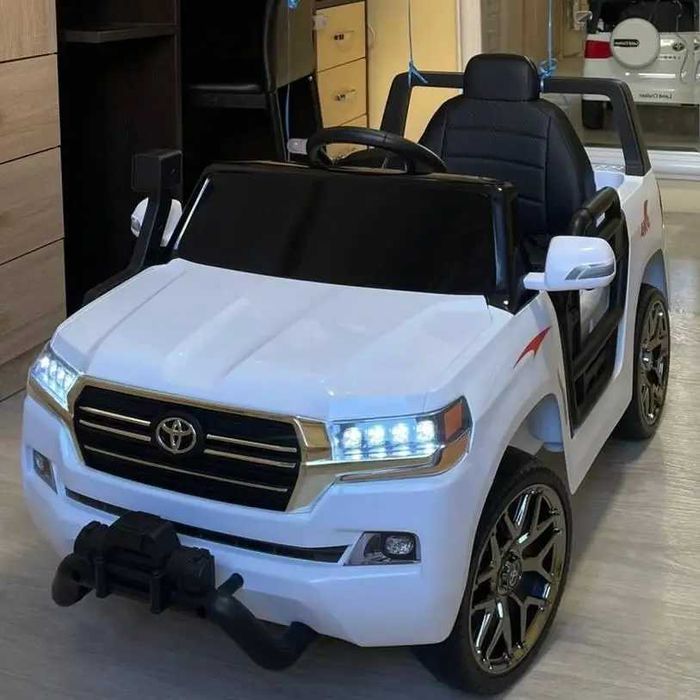 Дитячий електромобіль на акумуляторі Toyota M 5101 з пультом