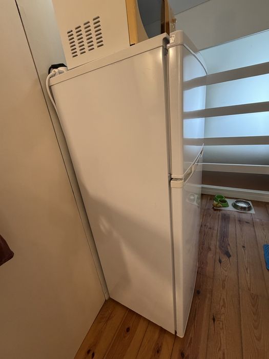 Frigorifico Kunft com congelador