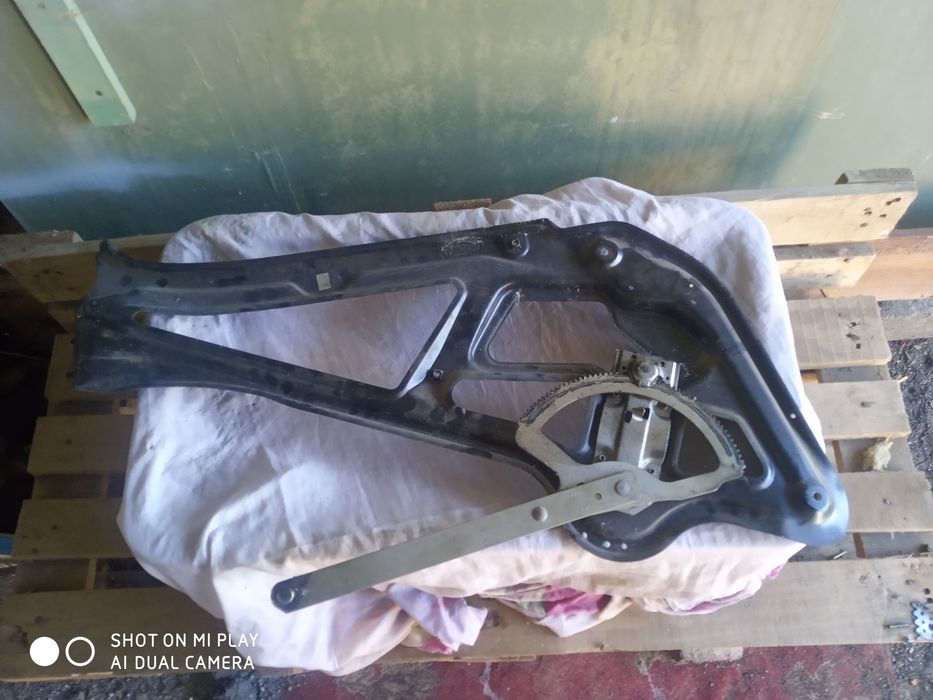 Стекло на посажирскую дверь спринтер