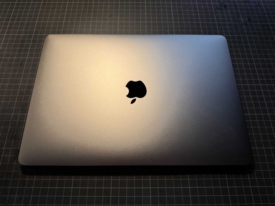 MacBook Pro 13" 2017 i7/16GB/512GB + NOWA ładowarka Apple