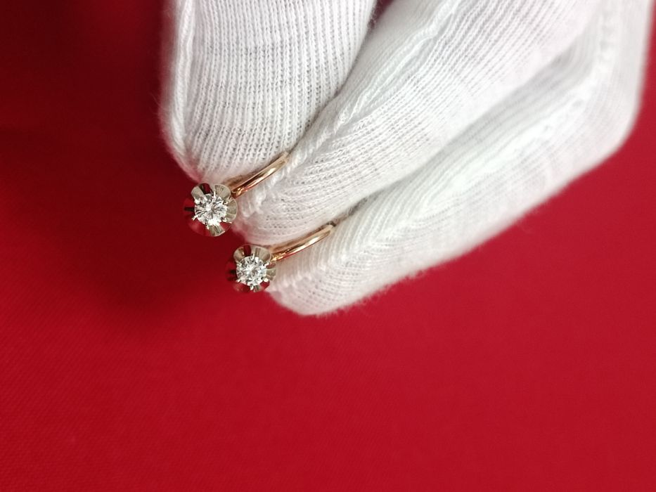 Золоті сережки, з природними діамантами по 0.16 к