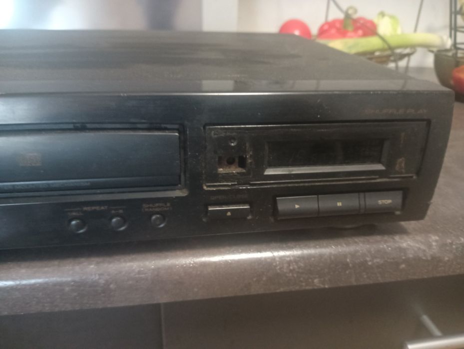 TEAC CD -P1100 compact Disc