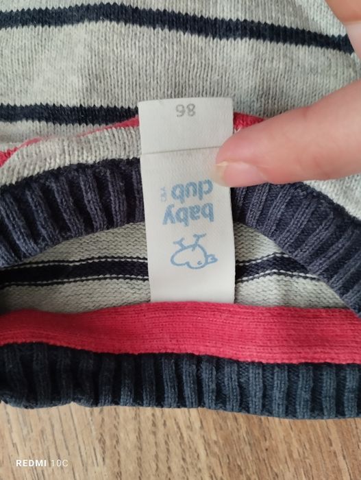 Szary sweterek w paski rozmiar 86