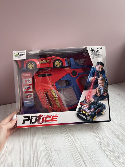 Машинка на радіоуправлінні