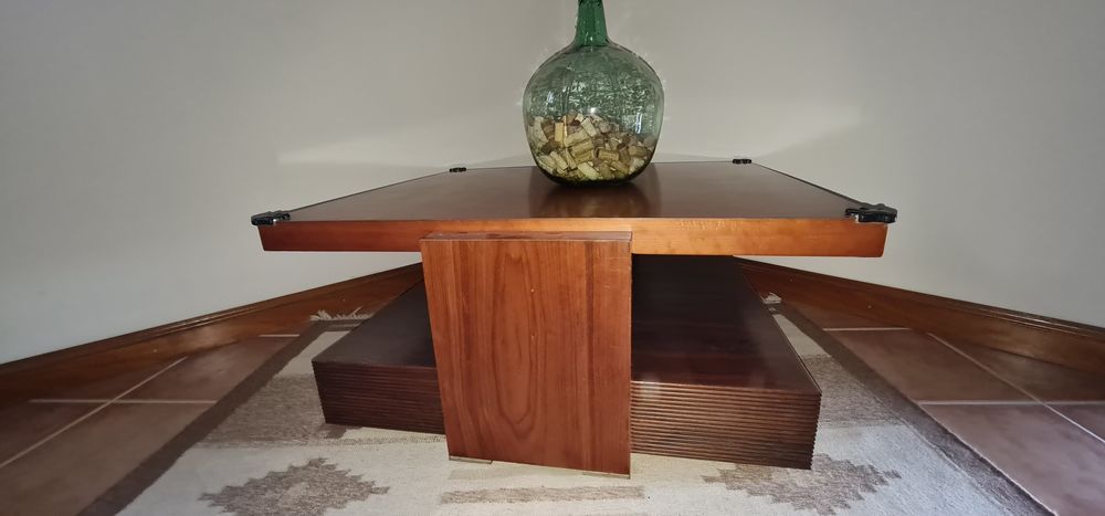 Mesa de centro em cerejeira