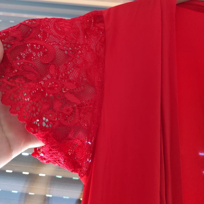 Szlafrok cienki z koronką czerwony