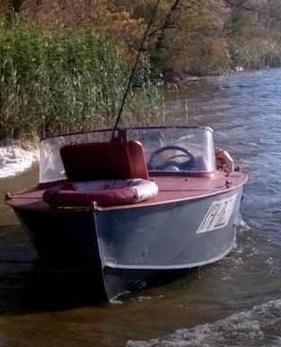 Продам лодку Прогресс  с мотором вихрь 30