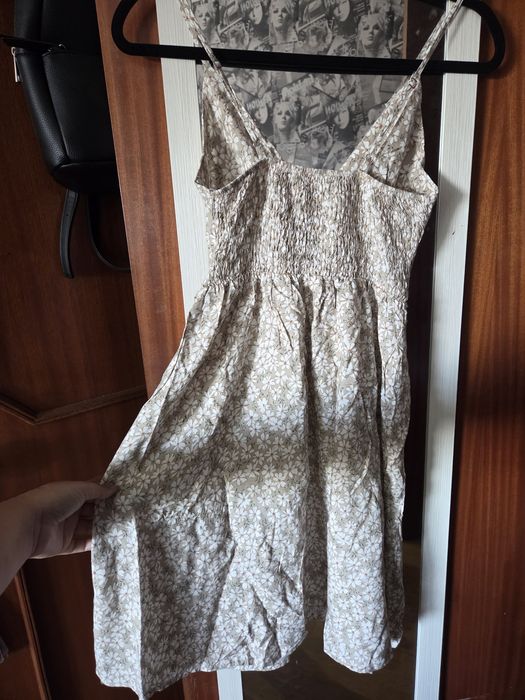Vestido florido beje