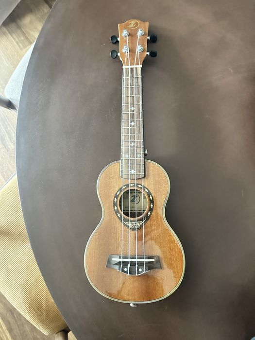 Ukulele Soprano Novo