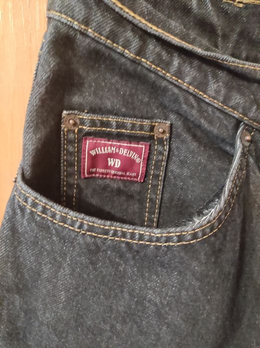 Фирменные джинсы