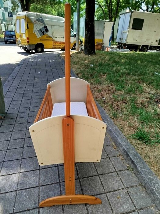 Berço oscilante Zippy como novo