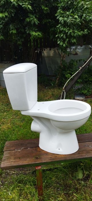 Продам унитаз в комплекте