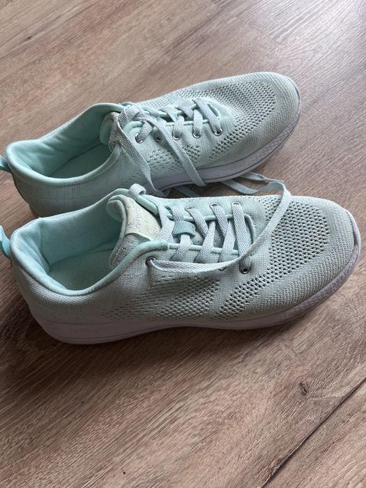 Miętowe adidasy rozmiar 40 wkladka 26cm