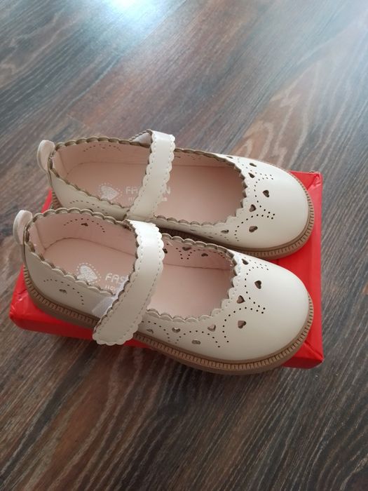 Туфлі на дівчинку