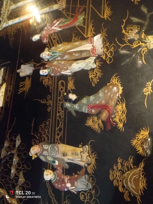 Mesa e quatro banquinhos