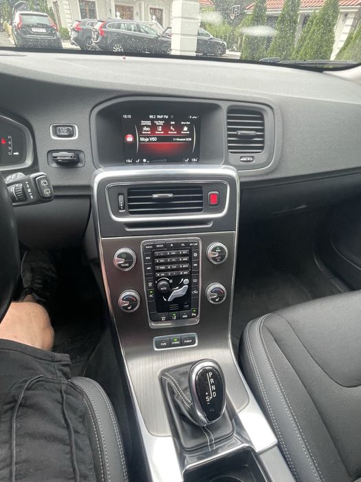 Volvo V60 2.4 D6 R-Design Plug in Hybryd 4x4 aktyeny radar !