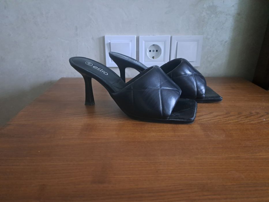Estro шльопанці 36 розміру