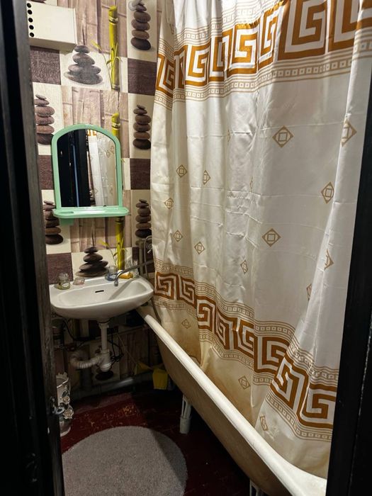 Сдам 2-комнатную квартиру в центре, ул. Криворожская