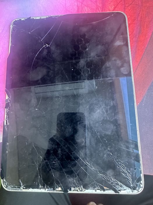 Apple iPad Pro 11″ 1-го покоління (2018) 64GB Wi‑Fi + Cellular — на запчастини / донор