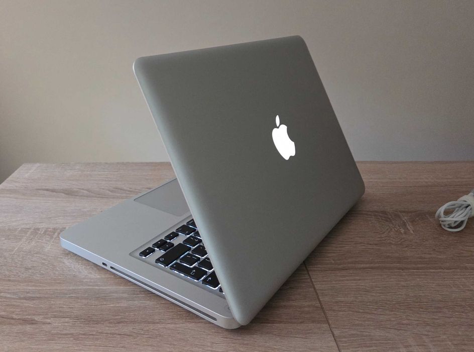 Laptop Apple Macbook Pro 13 i5 8GB Ram 128GB SSD