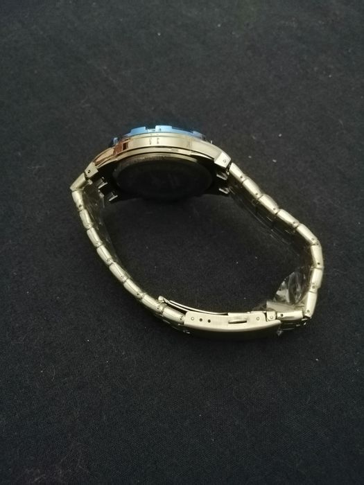 Relógio com detalhe em azul (novo)