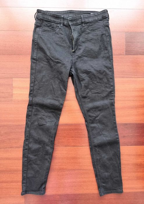 Jeggings de cor preta skinny de cintura subida H&M, tamanho M