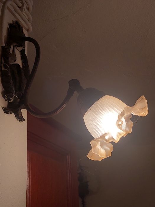 Candeeiro de parede em ferro