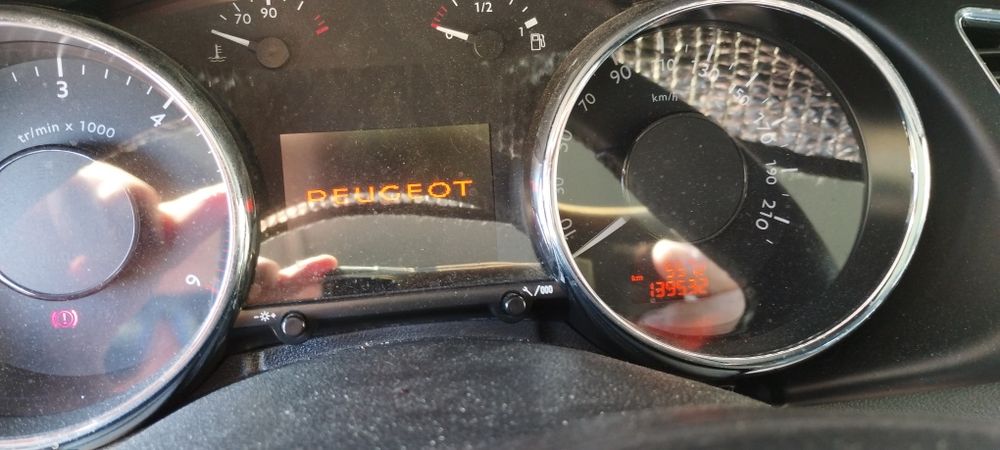 Vendo Peugeot 3008 Sport (2011)- 1.6 HDi / 115cv