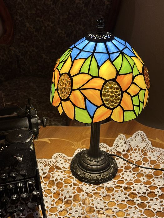 Lampa stołowa  witrażowa tiffany