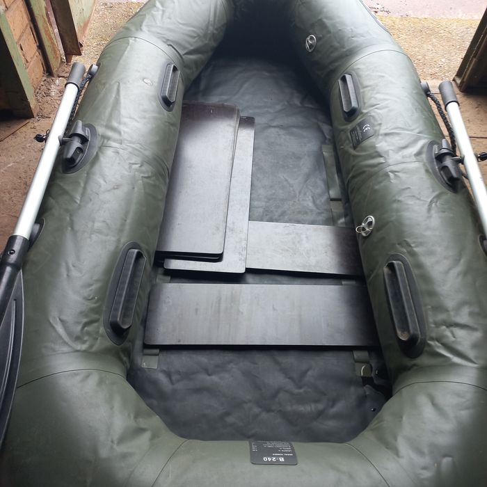 Лодку ПВХ БАРК /B-240/