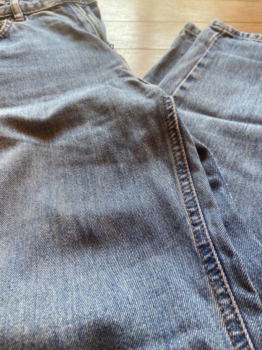 Mom jeans escuras
