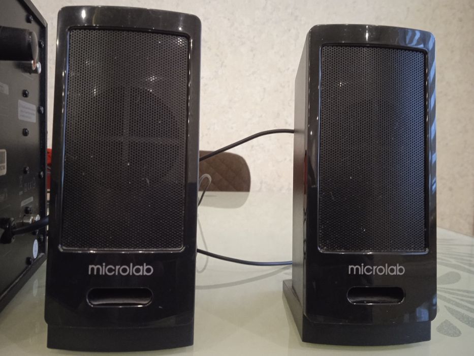 Акустична система Microlab M200. саббуфер.