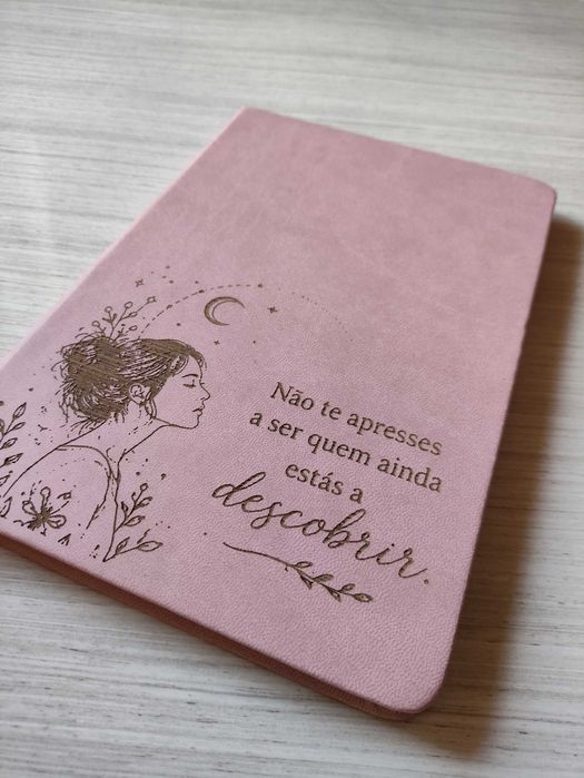 Caderno/Diário/Bloco de Notas A5 Personalizado Rosa - Coisas de Geek - Gravação a Laser