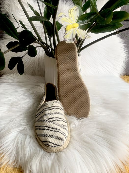 Toms 37 biało-czarne espadryle